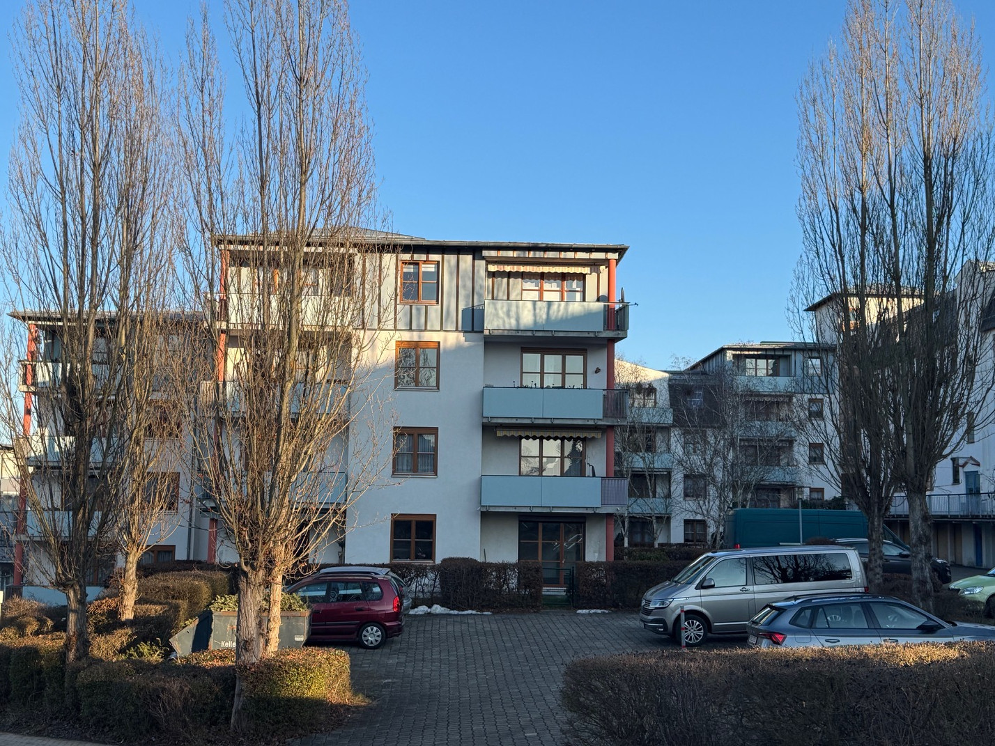 Ansicht Innenhof mit Parkplatzanlage